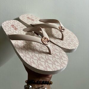 MICHAEL Michael Kors Women's MK Logo Flip Flops